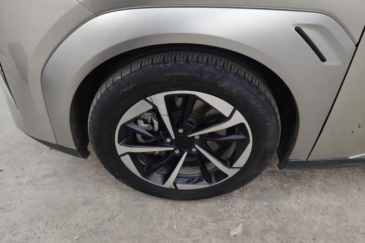 Used AION Y 2024 Plus 510 Intelligent Driving Version Exterior 4