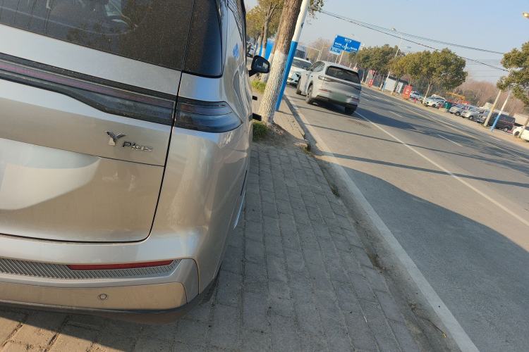 Used AION Y 2024 Younger Exterior 6