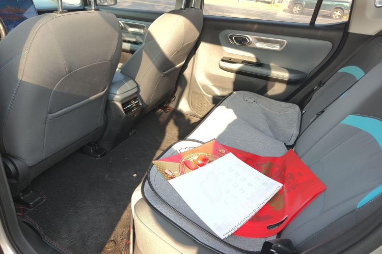 Used AION Y 2024 Younger Interior 4