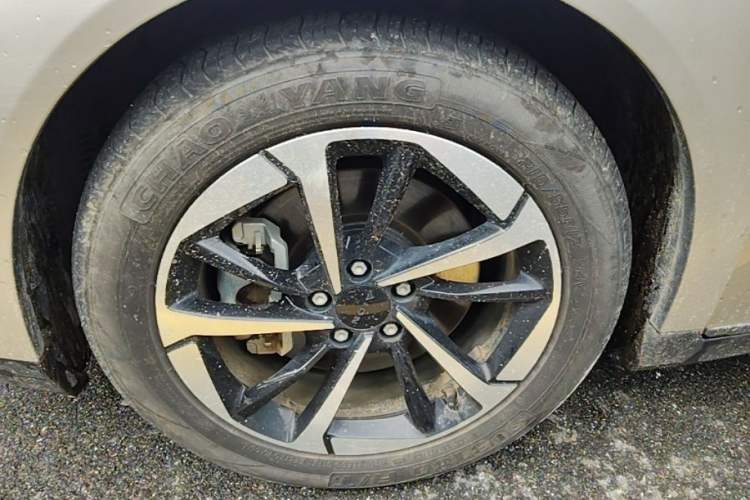 Used AION Y 2024 Plus 610 Intelligent Driving Version Left Front Wheel Hub