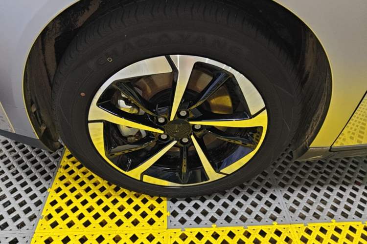 Used AION Y 2024 Plus 610 Intelligent Driving Version Left Front Wheel Hub