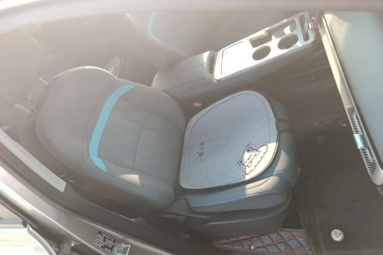 Used AION Y 2024 Younger Right Front Seat