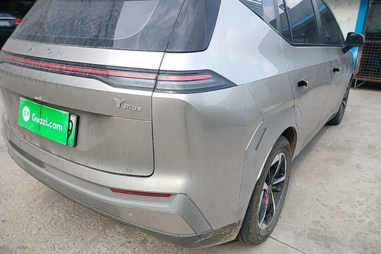 Used AION Y 2024 Plus 510 Intelligent Driving Version Right Rear Taillight
