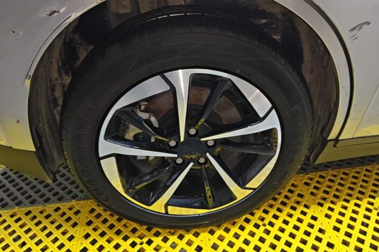 Used AION Y 2024 Plus 610 Intelligent Driving Version Right Rear Wheel Hub