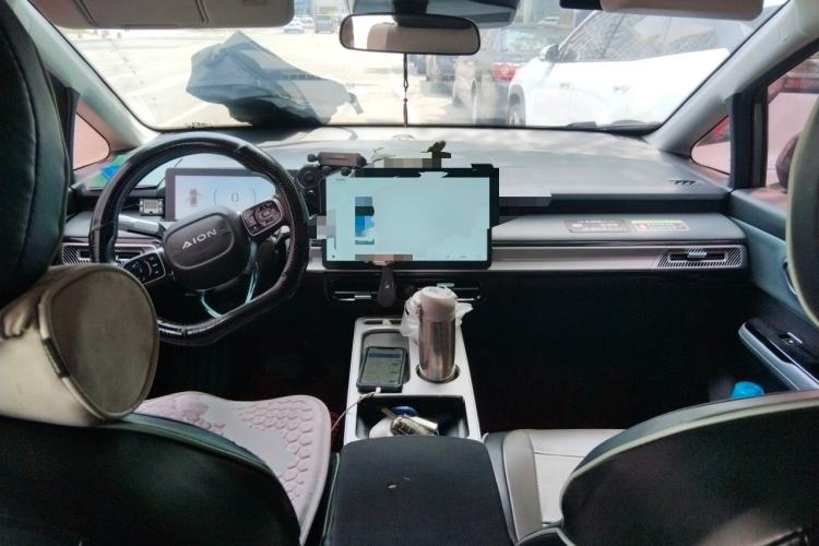 Used AION Y 2024 Plus 610 Intelligent Driving Edition Ternary Lithium Center Console