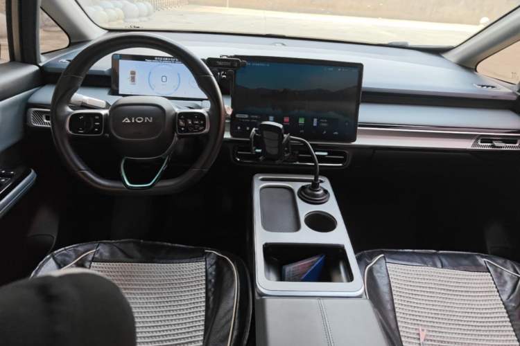 Used AION Y 2024 Younger Center Console