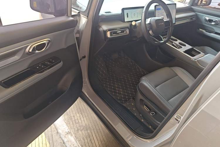 Used AION Y 2024 Plus 510 Intelligent Driving Version Driver Seat