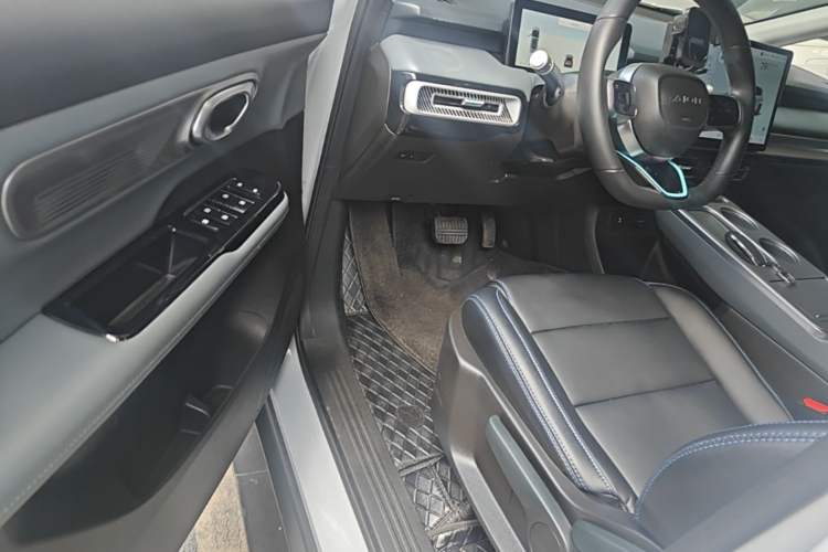 Used AION Y 2024 Younger Driver Seat
