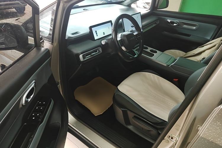 Used AION Y 2024 Younger Driver Seat