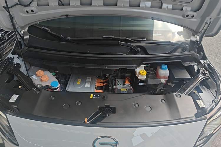 Used AION Y 2024 Younger Engine Bay