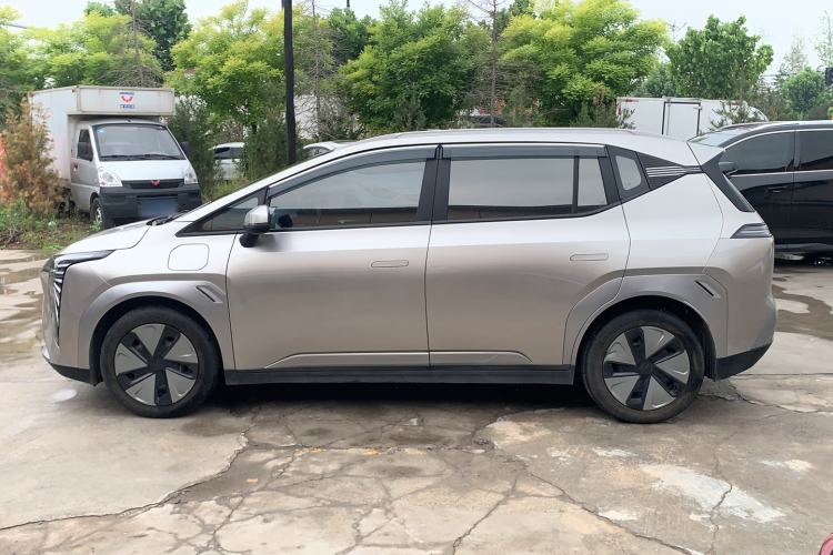 Used AION Y 2024 Younger Exterior 7