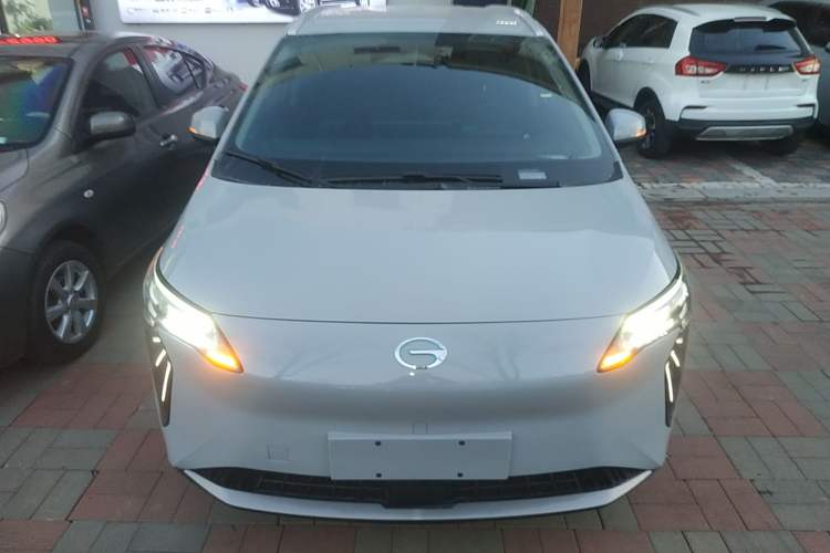 Used AION Y 2024 Younger Front