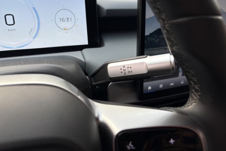 Used AION Y 2024 Plus 510 Intelligent Driving Version Gear Lever