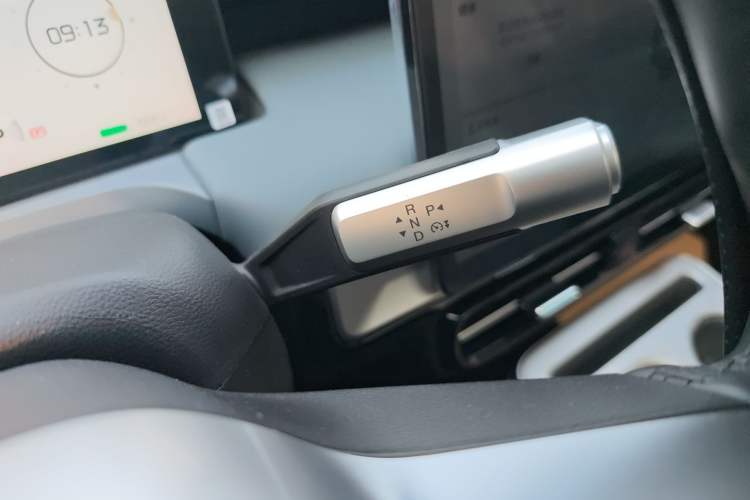 Used AION Y 2024 Plus 610 Intelligent Driving Version Gear Lever