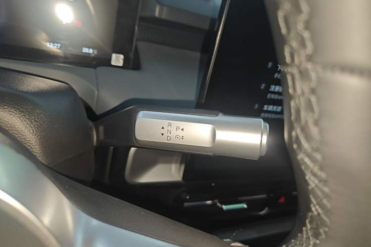 Used AION Y 2024 Plus 510 Intelligent Driving Version Gear Lever