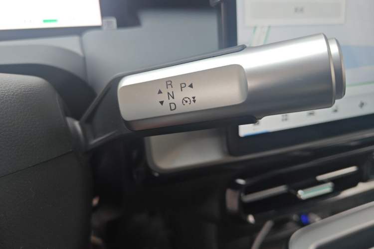 Used AION Y 2024 Plus 510 Intelligent Driving Version Gear Lever