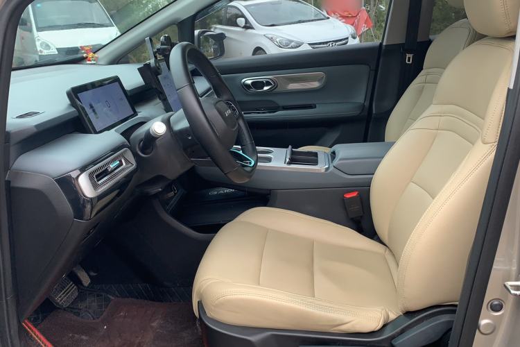 Used AION Y 2024 Younger Interior 1