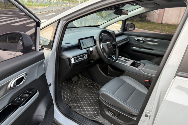 Used AION Y 2024 Plus 510 Intelligent Driving Version Interior 4