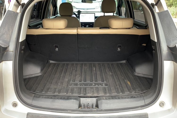 Used AION Y 2024 Younger Interior 6