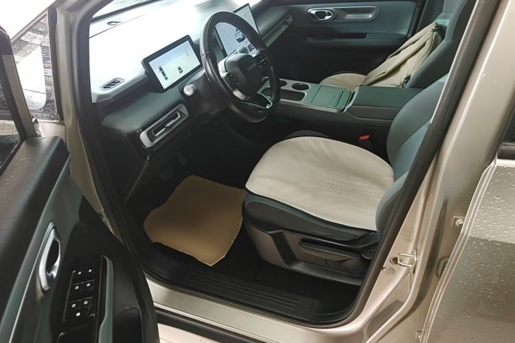 Used AION Y 2024 Younger Left Front Seat