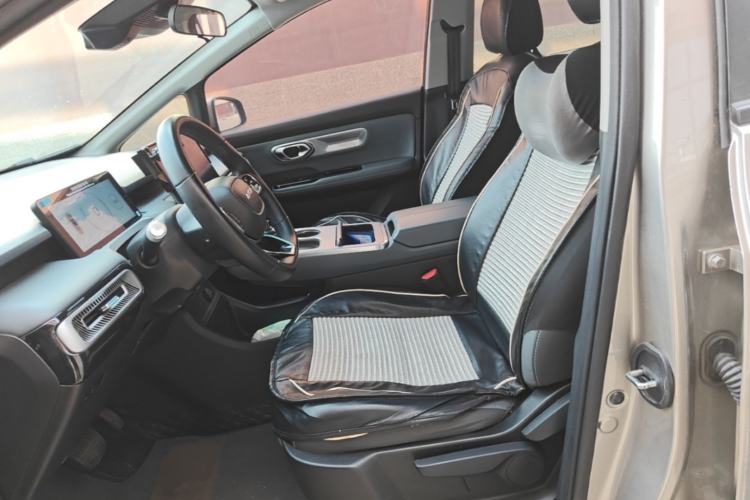 Used AION Y 2024 Younger Left Front Seat