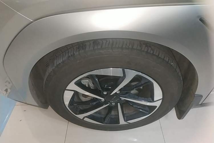 Used AION Y 2024 Plus 510 Intelligent Driving Version Left Front Wheel Hub