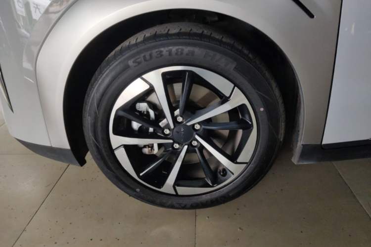 Used AION Y 2024 Plus 610 Intelligent Driving Edition Ternary Lithium Left Front Wheel Hub