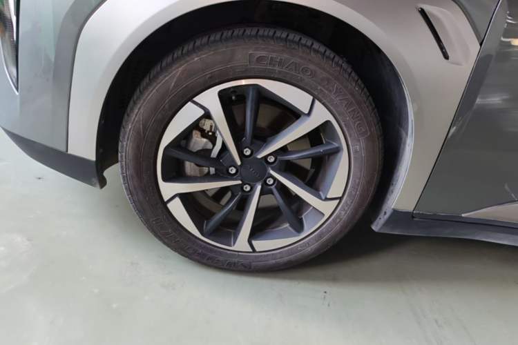 Used AION Y 2024 Plus 510 Intelligent Driving Version Left Front Wheel Hub