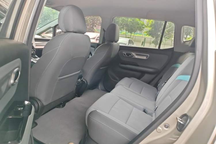 Used AION Y 2024 Younger Left Rear Seat