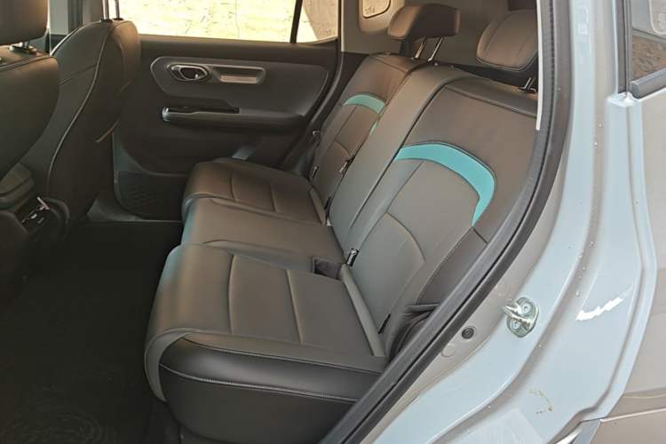 Used AION Y 2024 Younger Star Edition Left Rear Seat