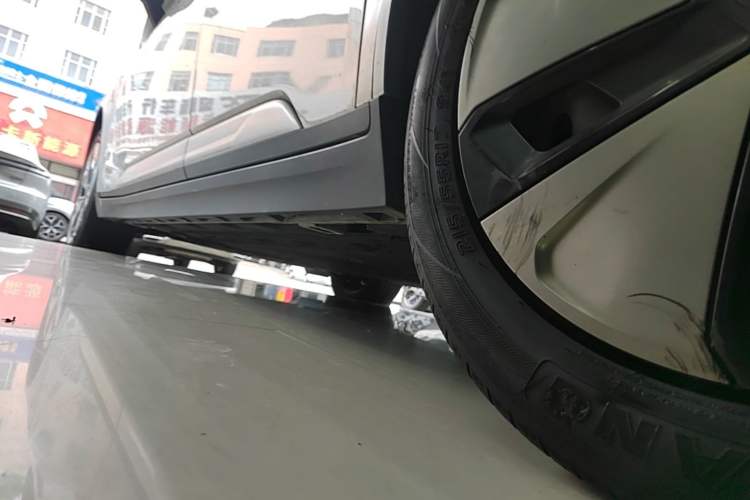 Used AION Y 2024 Younger Left Side Sill