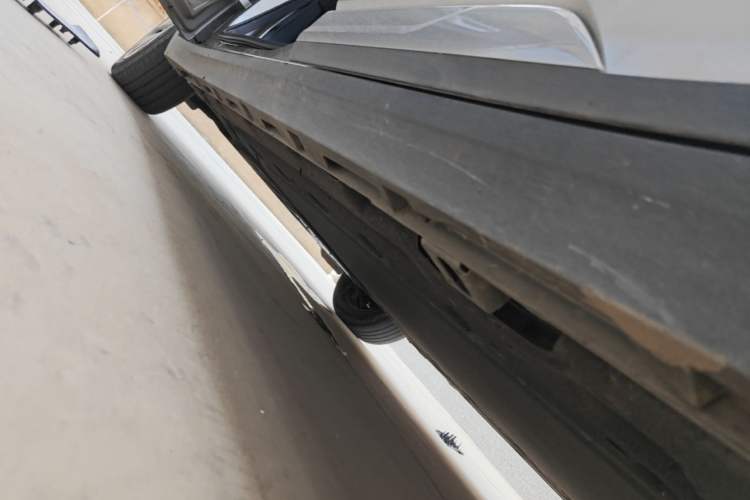 Used AION Y 2024 Younger Left Side Sill