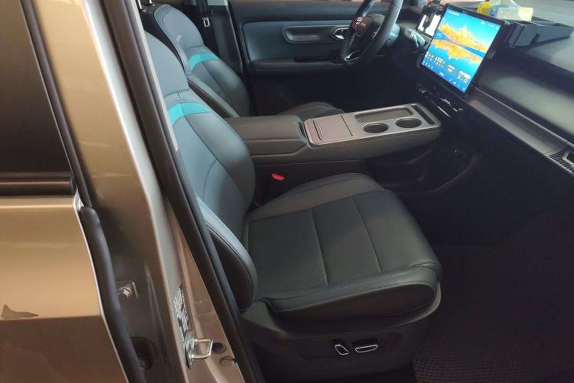Used AION Y 2024 Plus 510 Intelligent Driving Version Right Front Seat