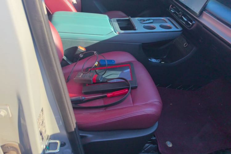 Used AION Y 2024 Younger Right Front Seat