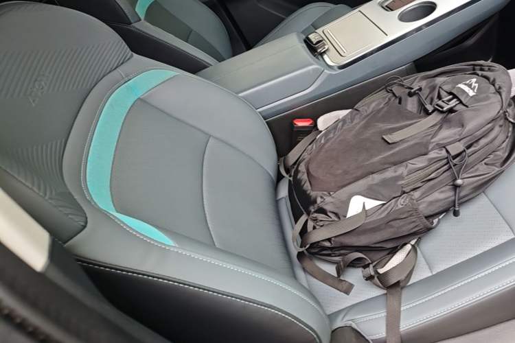 Used AION Y 2024 Younger Star Edition Right Front Seat
