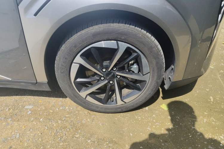 Used AION Y 2024 Plus 610 Intelligent Driving Version Right Front Wheel Hub