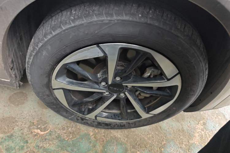 Used AION Y 2024 Plus 610 Intelligent Driving Version Right Front Wheel Hub