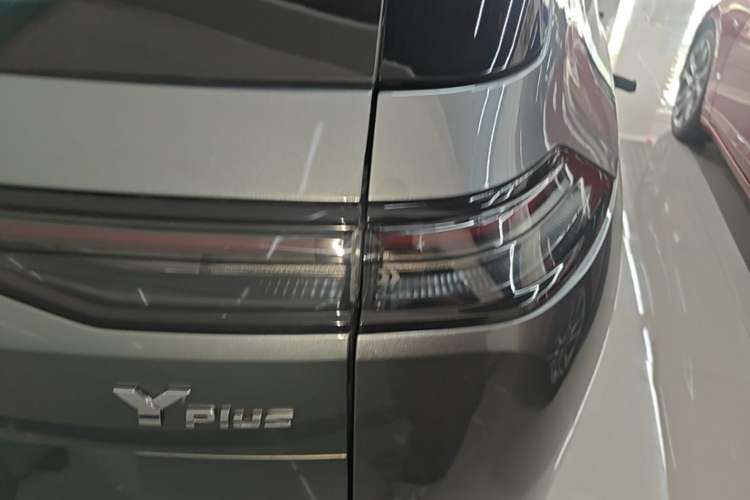 Used AION Y 2024 Plus 510 Intelligent Driving Version Right Rear Taillight
