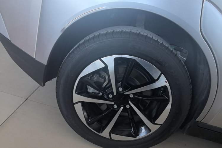 Used AION Y 2024 Younger Star Edition Right Rear Wheel Hub