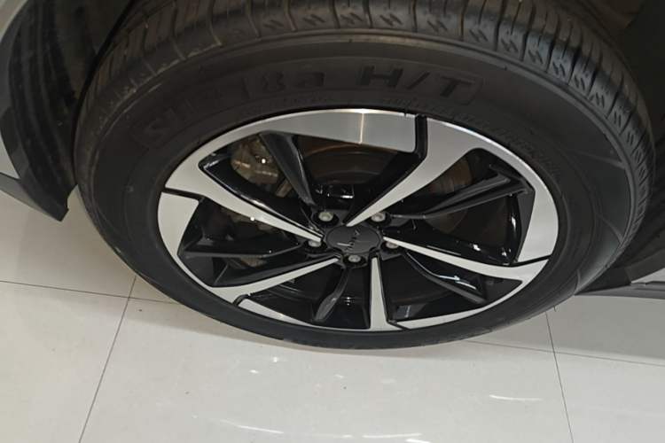 Used AION Y 2024 Plus 510 Intelligent Driving Version Right Rear Wheel Hub