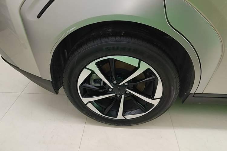Used AION Y 2024 Plus 510 Intelligent Driving Version Right Rear Wheel Hub