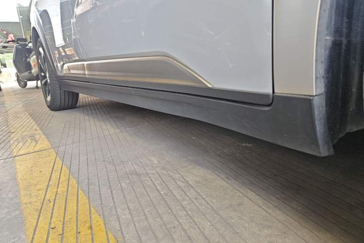 Used AION Y 2024 Plus 510 Intelligent Driving Version Right Side Sill
