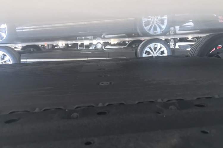 Used AION Y 2024 Younger Star Edition Right Side Sill