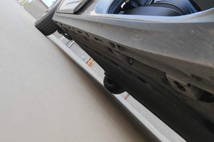 Used AION Y 2024 Younger Right Side Sill
