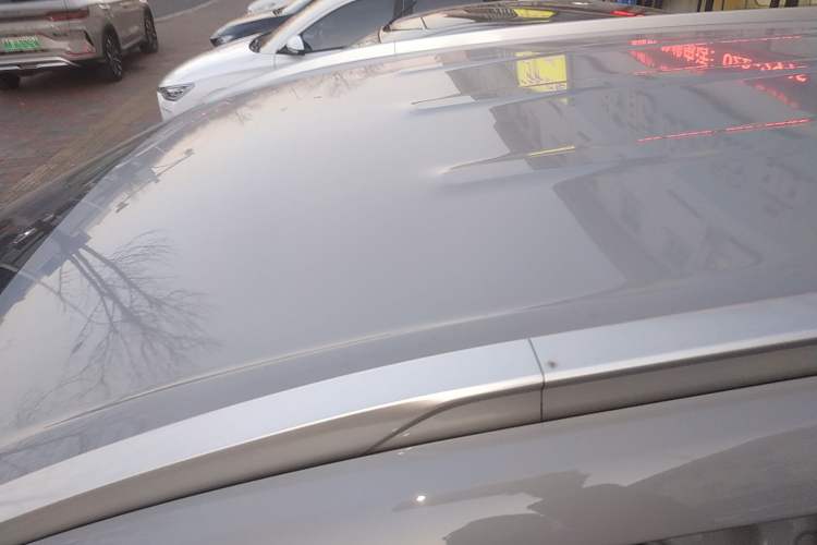 Used AION Y 2024 Younger Roof