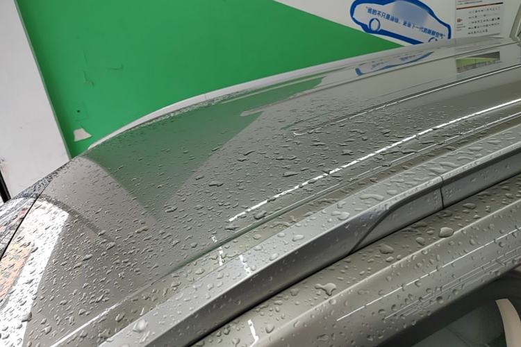 Used AION Y 2024 Younger Roof