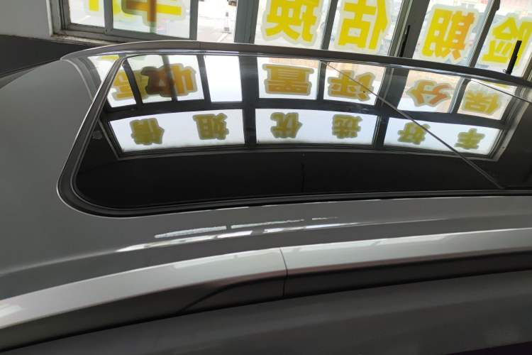 Used AION Y 2024 Younger Star Edition Roof