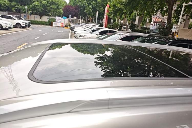 Used AION Y 2024 Younger Star Edition Roof
