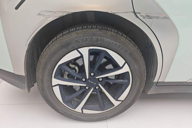 Used AION Y 2024 Plus 510 Intelligent Driving Version Right Rear Wheel Hub