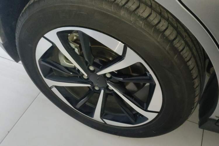 Used AION Y 2024 Plus 510 Intelligent Driving Version Right Rear Wheel Hub